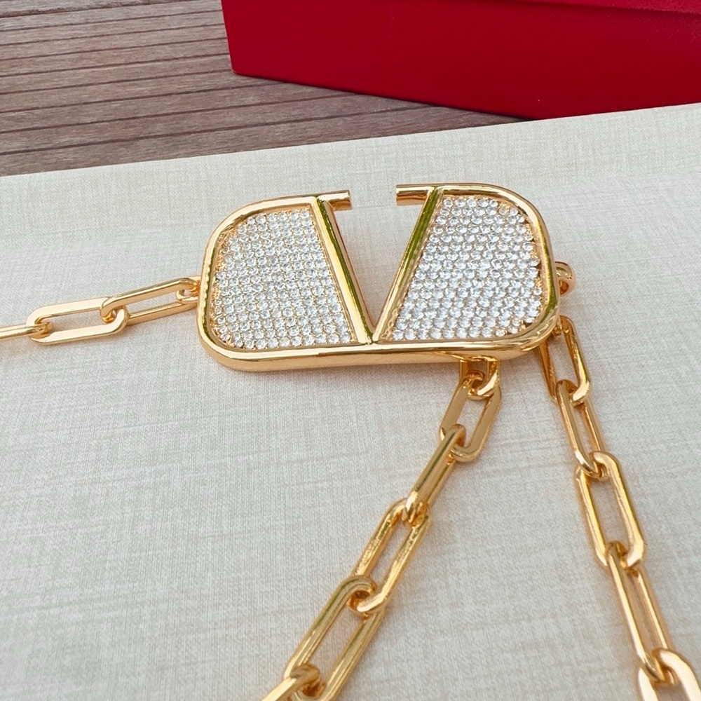 Valentino Garavani V Logo Chain Belt with Crystal Pave - Picture 4 of 4